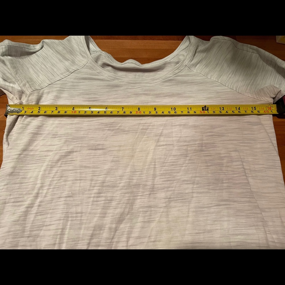 Lululemon Athletic Top - Picture 4 of 6